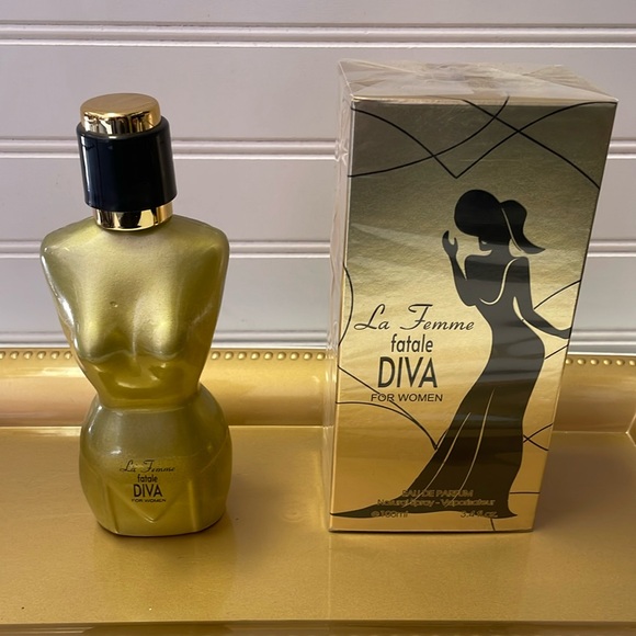 La Femme Fatale Diva For Women- 3.4 fl ounce Bottle - Picture 7 of 8